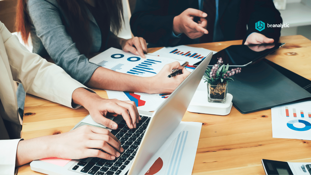 integração de dados conectando ERP, CRM e e-commerce com ETL, CDC e governança LGPD