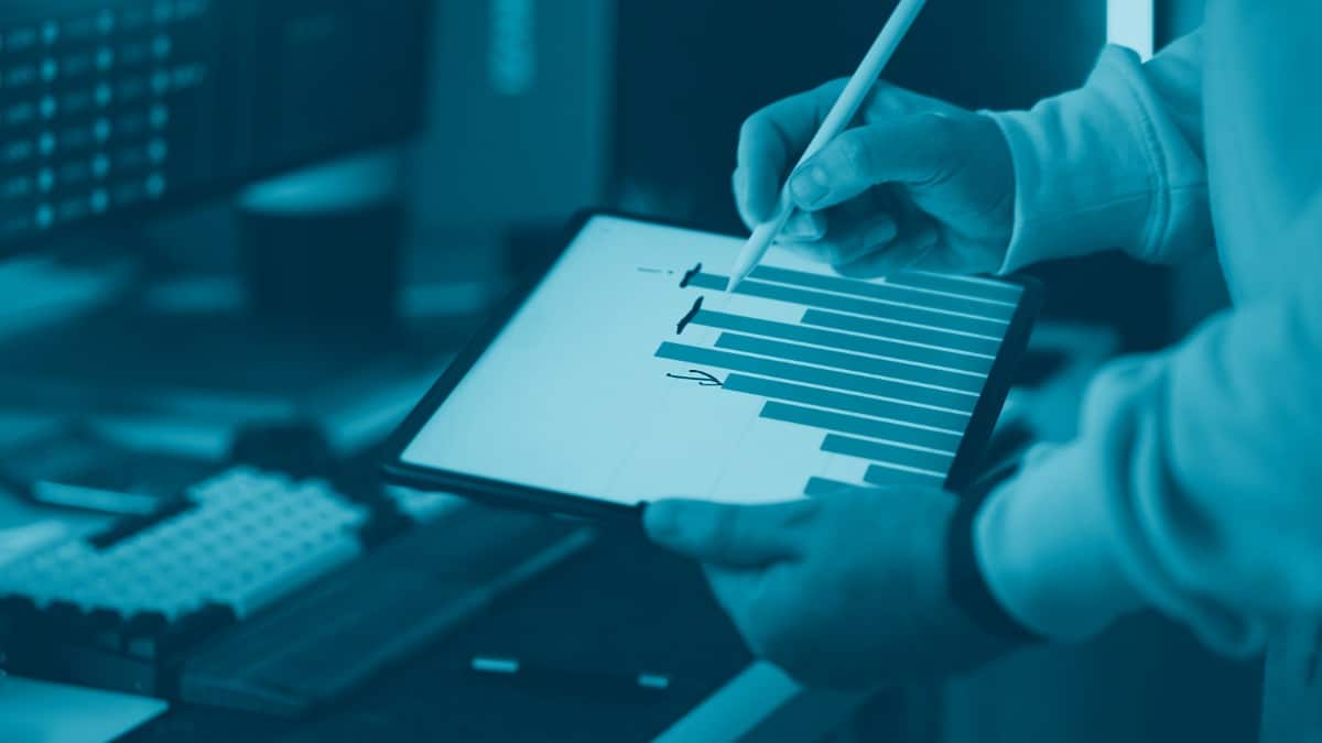 Dashboard interativo criado no Power BI Desktop com gráficos de vendas