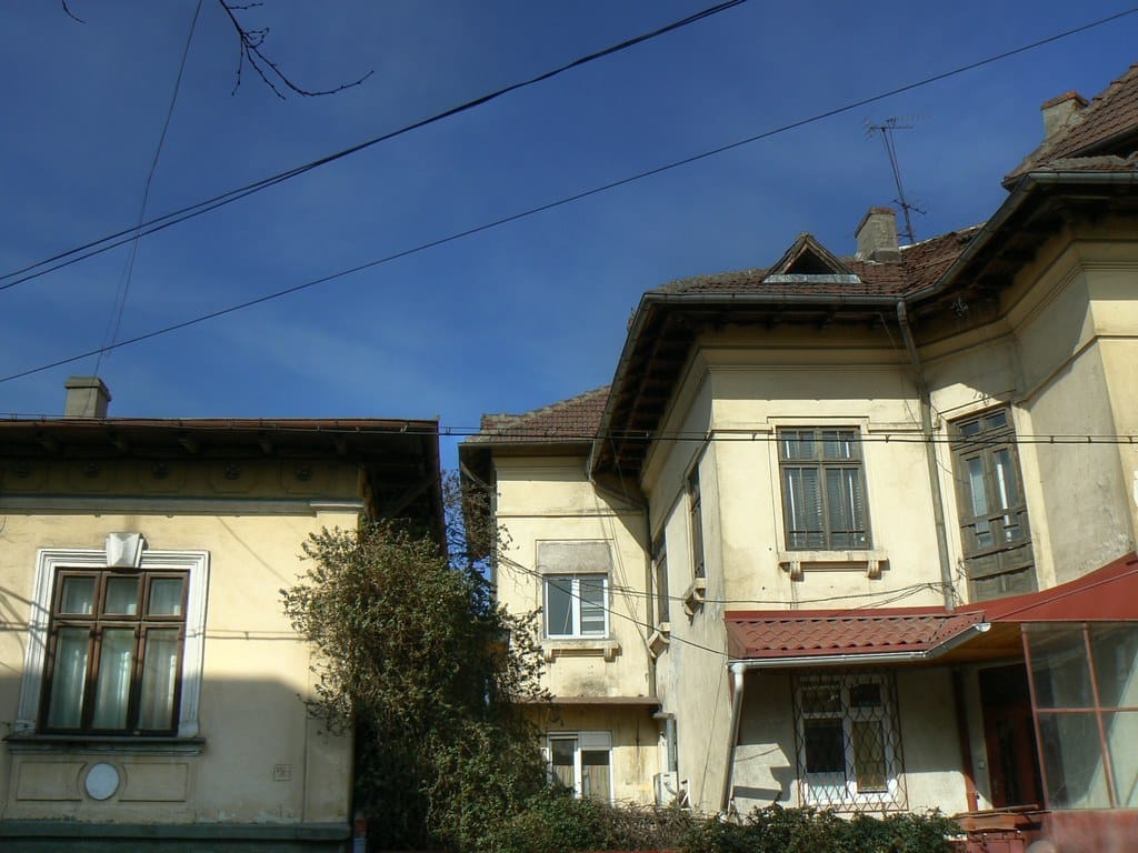 Obra de construção civil com indicadores de BI imobiliário