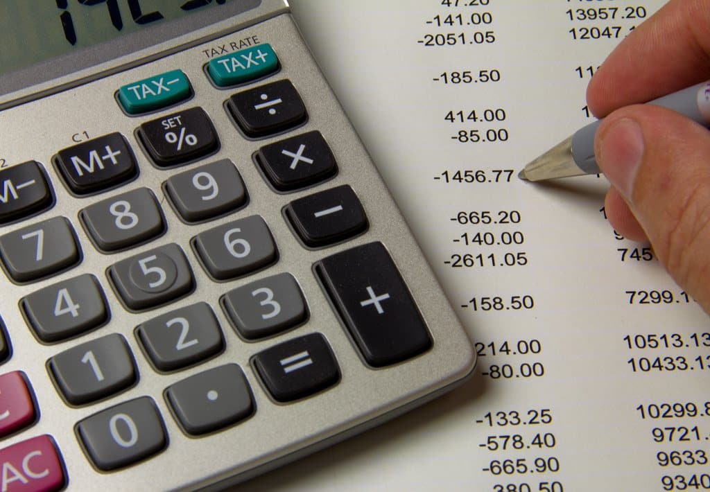 Fatores que encarecem um projeto de implementação de Power BI sendo avaliados