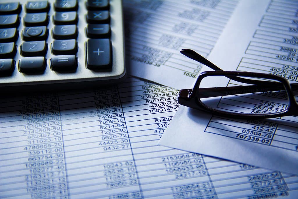 Cálculo comparando custo de licença e custo de implementação do Power BI