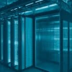 Arquitetura medalhão: data center com servidores que sustentam as camadas bronze, prata e ouro